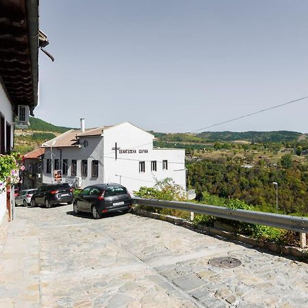 Апартамент Трапезица Veliko Tărnovo Exteriör bild
